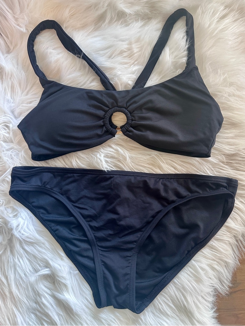 Vince Camuto Black Ring-Front Bikini Set!  EUC!  Sz L!  Super soft & sexy!!